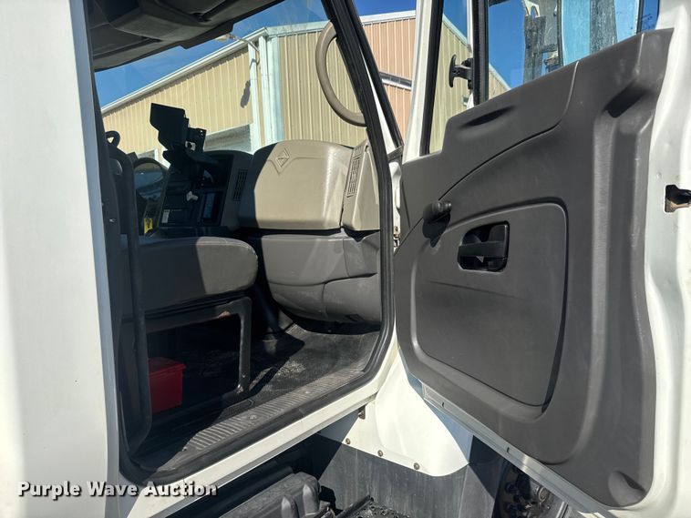 image for item EM8432 2009 International 7400 sewer jetter truck