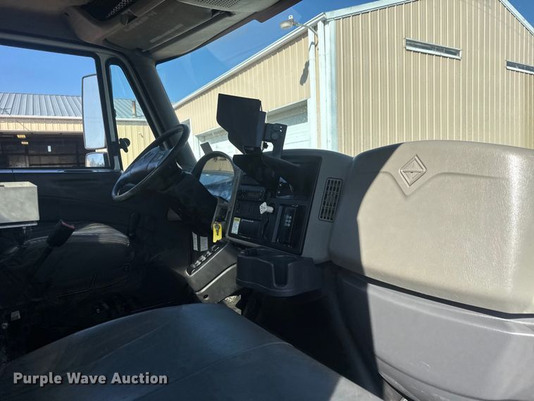 image for item EM8432 2009 International 7400 sewer jetter truck