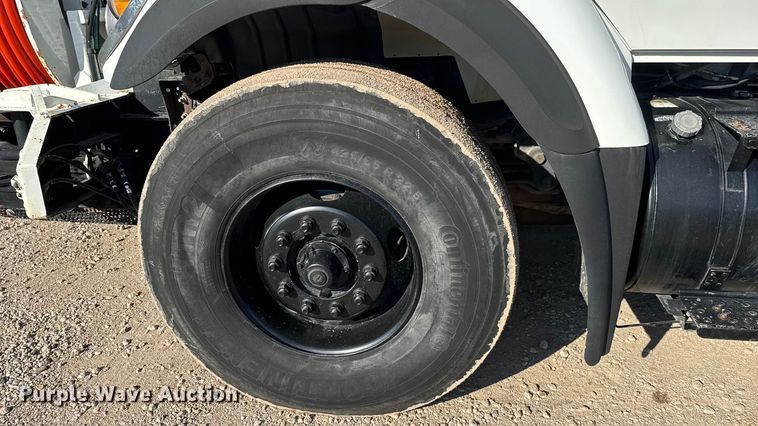 image for item EM8432 2009 International 7400 sewer jetter truck