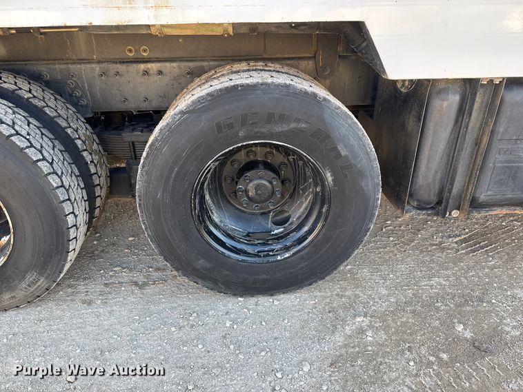 image for item EM8432 2009 International 7400 sewer jetter truck