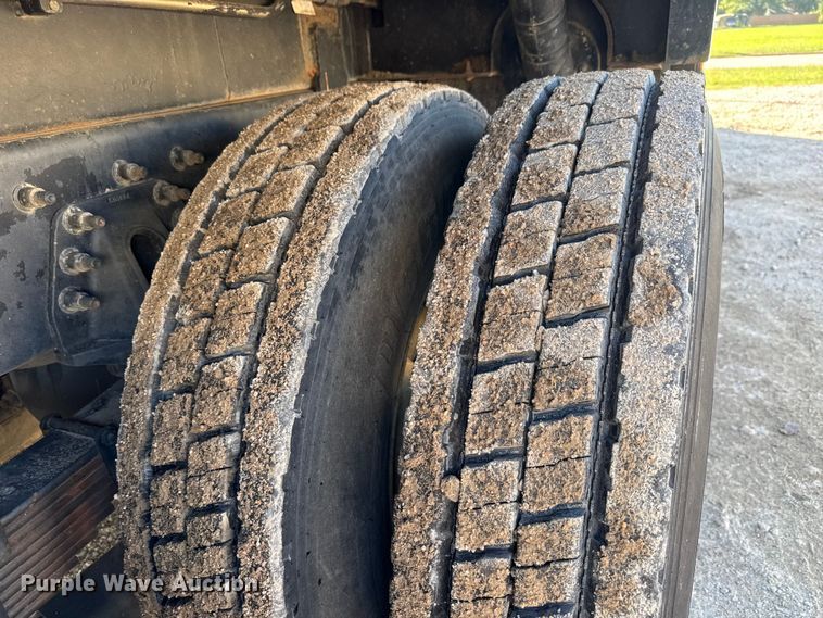 image for item EM8432 2009 International 7400 sewer jetter truck