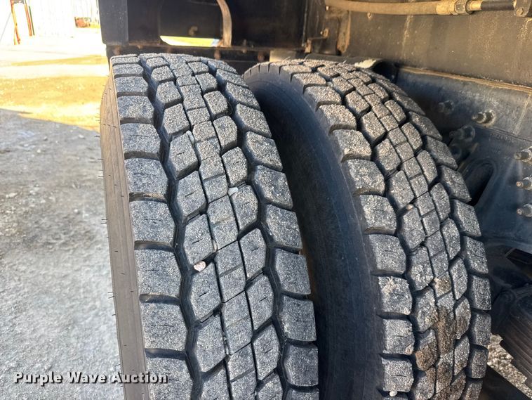 image for item EM8432 2009 International 7400 sewer jetter truck