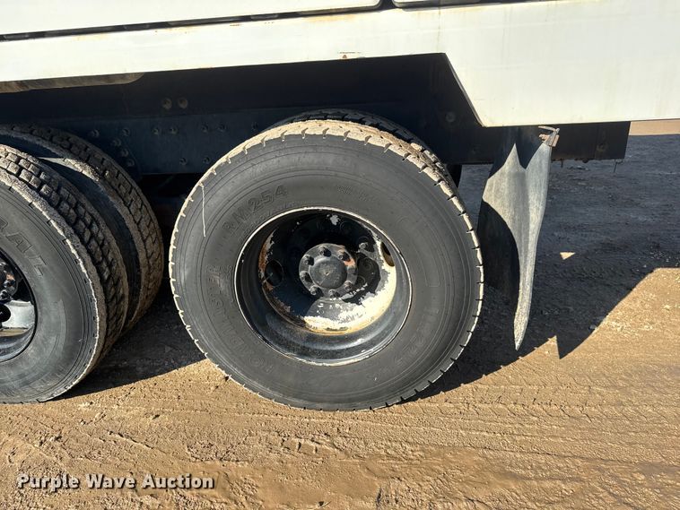 image for item EM8432 2009 International 7400 sewer jetter truck