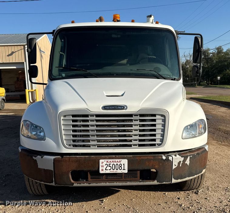 image for item EM8433 2012 Freightliner Business Class M2 hydrovac truck