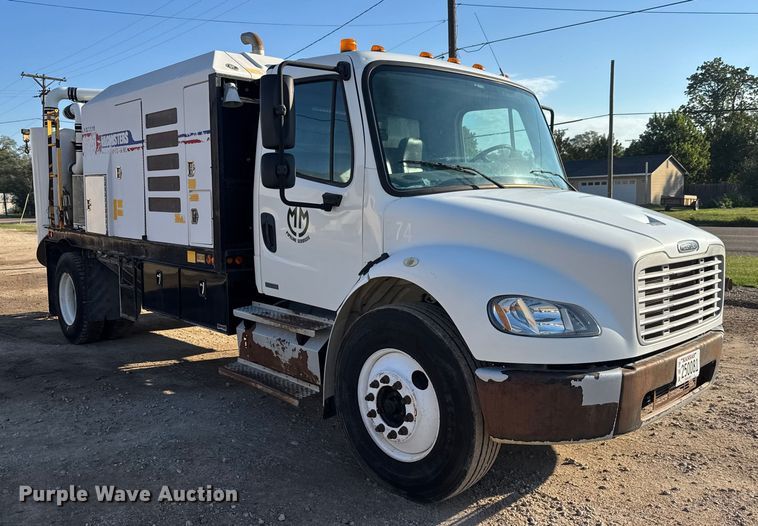 image for item EM8433 2012 Freightliner Business Class M2 hydrovac truck