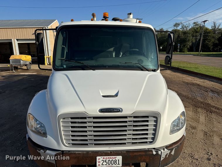 image for item EM8433 2012 Freightliner Business Class M2 hydrovac truck