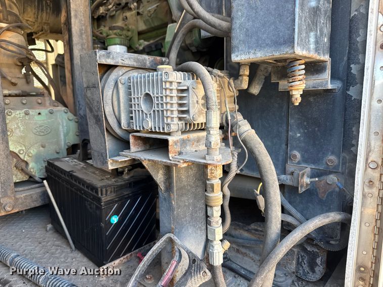 image for item EM8433 2012 Freightliner Business Class M2 hydrovac truck