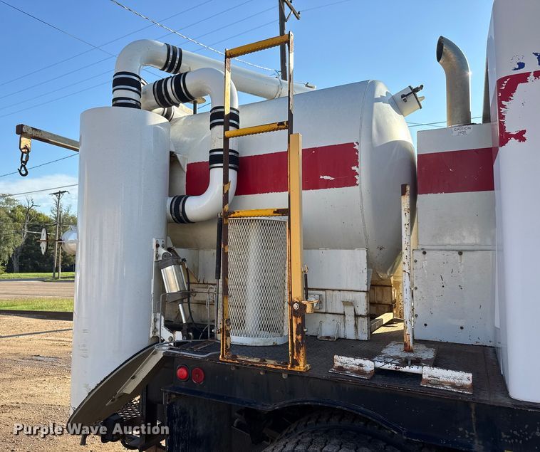 image for item EM8433 2012 Freightliner Business Class M2 hydrovac truck