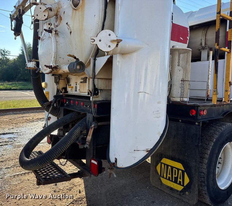 image for item EM8433 2012 Freightliner Business Class M2 hydrovac truck