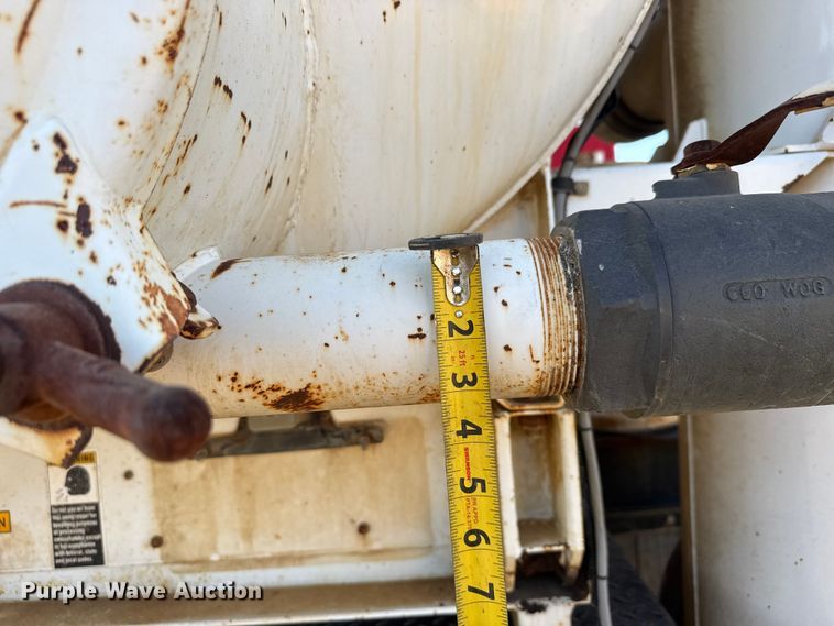 image for item EM8433 2012 Freightliner Business Class M2 hydrovac truck