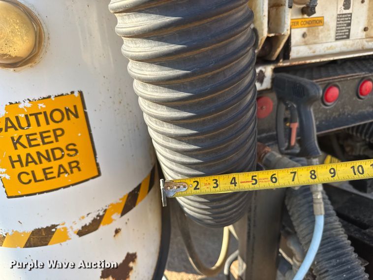 image for item EM8433 2012 Freightliner Business Class M2 hydrovac truck