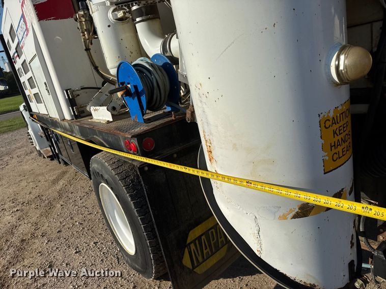 image for item EM8433 2012 Freightliner Business Class M2 hydrovac truck