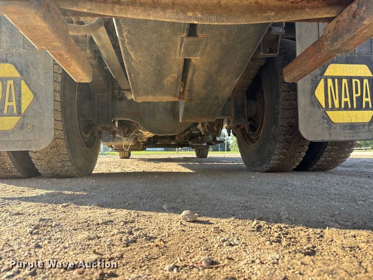 image for item EM8433 2012 Freightliner Business Class M2 hydrovac truck