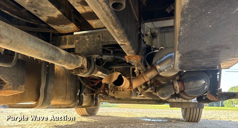 image for item EM8433 2012 Freightliner Business Class M2 hydrovac truck