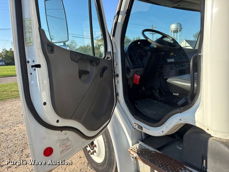 image for item EM8433 2012 Freightliner Business Class M2 hydrovac truck