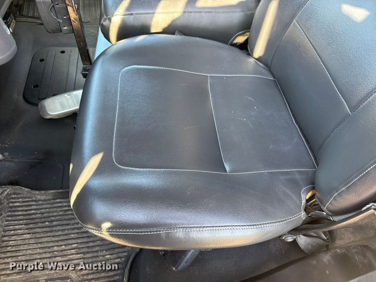 image for item EM8433 2012 Freightliner Business Class M2 hydrovac truck