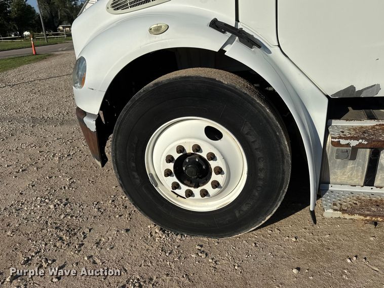 image for item EM8433 2012 Freightliner Business Class M2 hydrovac truck