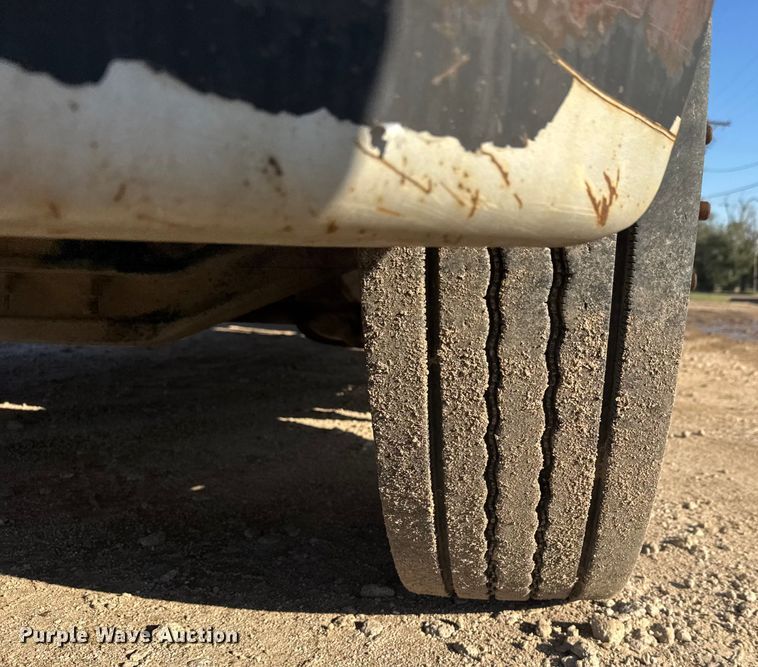 image for item EM8433 2012 Freightliner Business Class M2 hydrovac truck