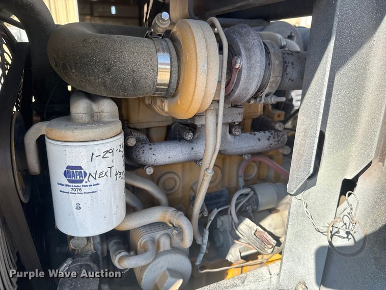 image for item EM8435 Sullair 185DPQJD air compressor