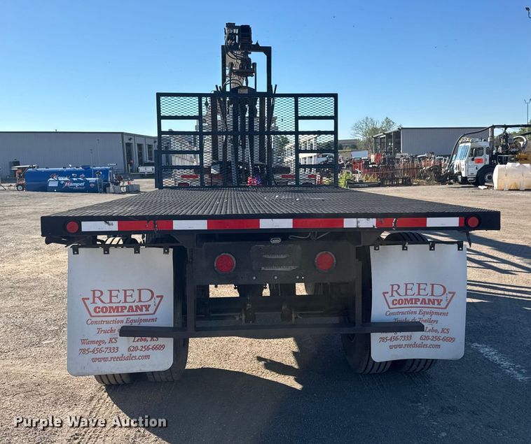 image for item EM8442 2007 Sterling L9500 Series flatbed truck