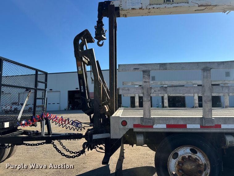 image for item EM8442 2007 Sterling L9500 Series flatbed truck