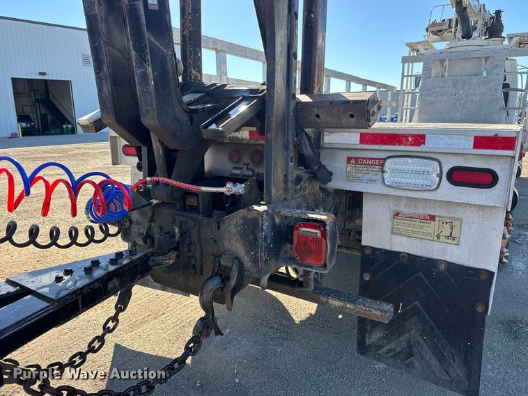 image for item EM8442 2007 Sterling L9500 Series flatbed truck