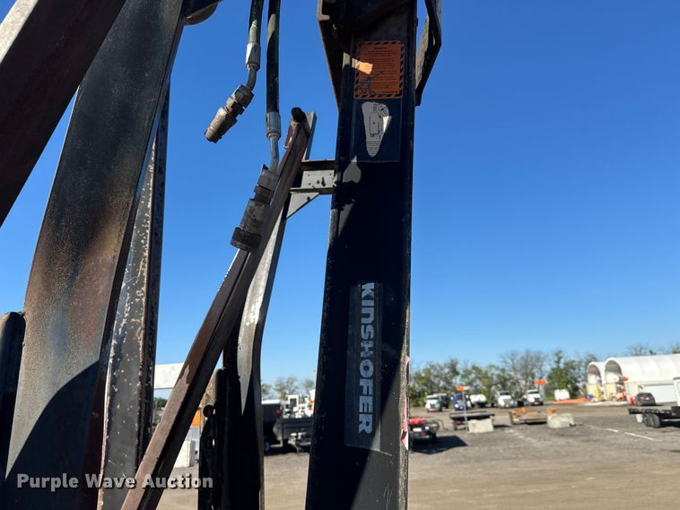 image for item EM8442 2007 Sterling L9500 Series flatbed truck