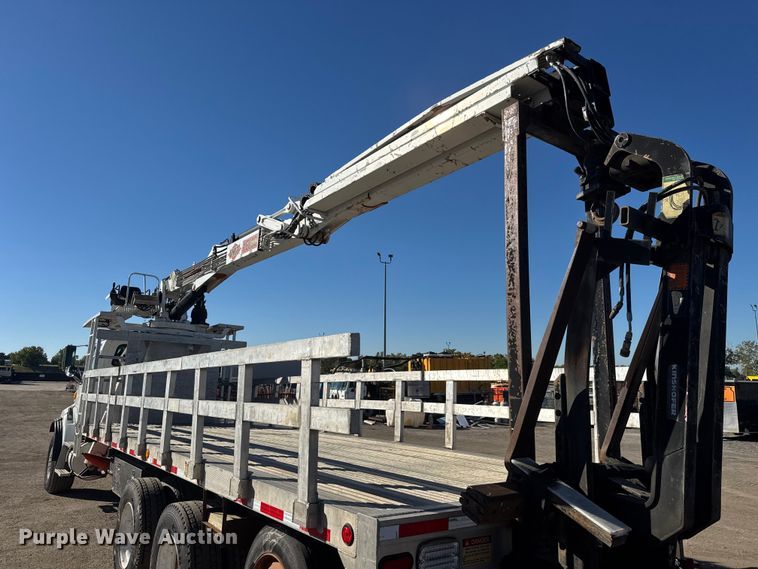 image for item EM8442 2007 Sterling L9500 Series flatbed truck