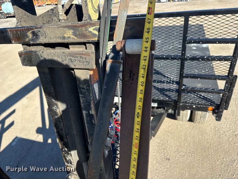 image for item EM8442 2007 Sterling L9500 Series flatbed truck