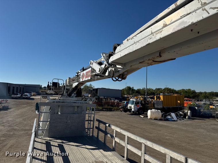 image for item EM8442 2007 Sterling L9500 Series flatbed truck