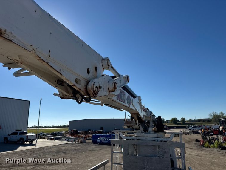 image for item EM8442 2007 Sterling L9500 Series flatbed truck