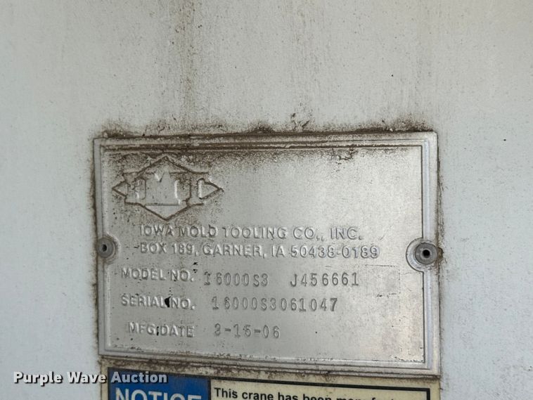 image for item EM8442 2007 Sterling L9500 Series flatbed truck