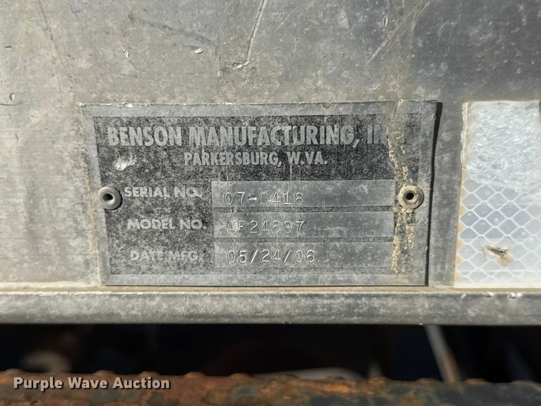 image for item EM8442 2007 Sterling L9500 Series flatbed truck