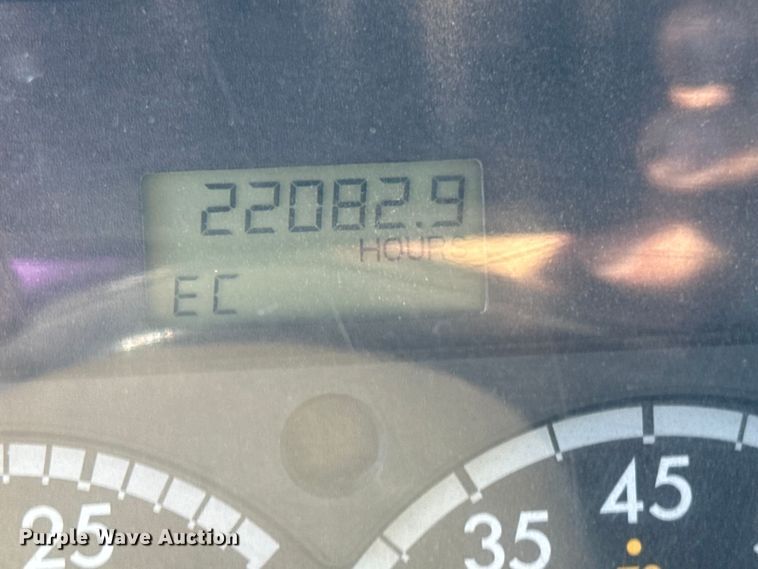 image for item EM8442 2007 Sterling L9500 Series flatbed truck