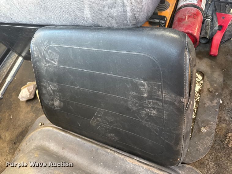 image for item EM8442 2007 Sterling L9500 Series flatbed truck