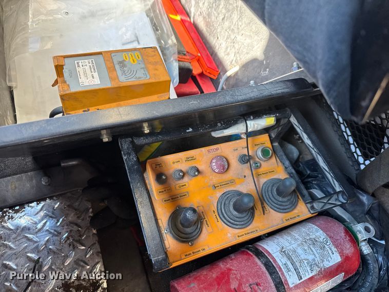 image for item EM8442 2007 Sterling L9500 Series flatbed truck