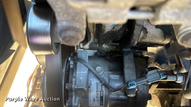 image for item EM8442 2007 Sterling L9500 Series flatbed truck