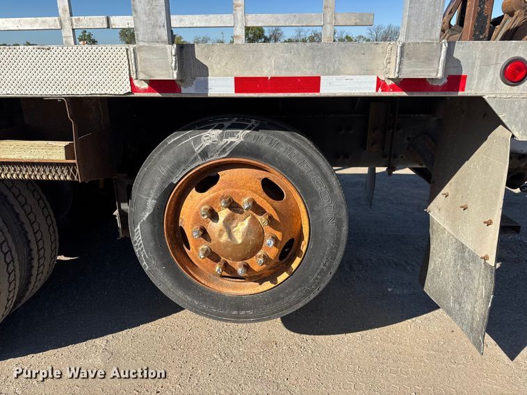 image for item EM8442 2007 Sterling L9500 Series flatbed truck