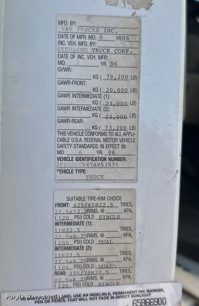 image for item EM8442 2007 Sterling L9500 Series flatbed truck