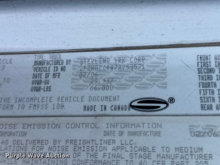 image for item EM8442 2007 Sterling L9500 Series flatbed truck