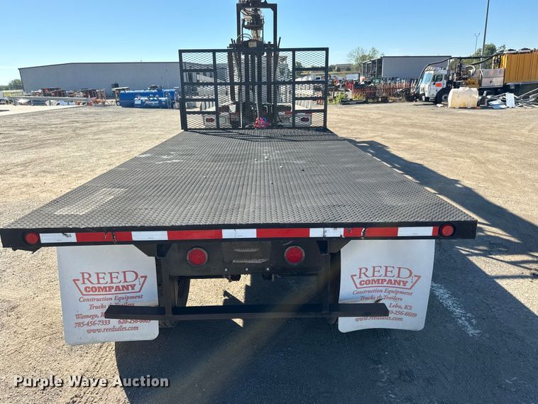 image for item EM8442 2007 Sterling L9500 Series flatbed truck