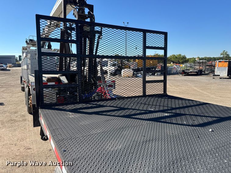 image for item EM8442 2007 Sterling L9500 Series flatbed truck