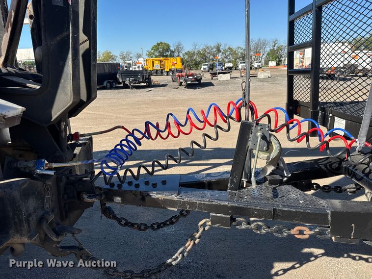 image for item EM8442 2007 Sterling L9500 Series flatbed truck