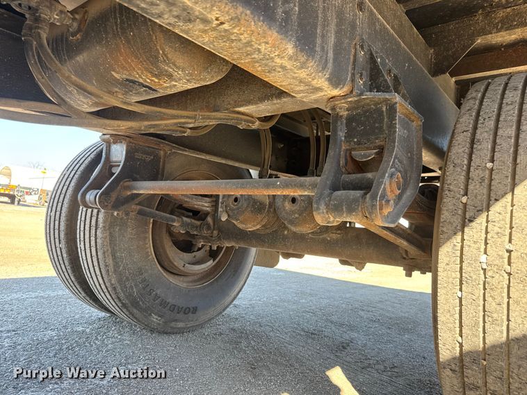 image for item EM8442 2007 Sterling L9500 Series flatbed truck