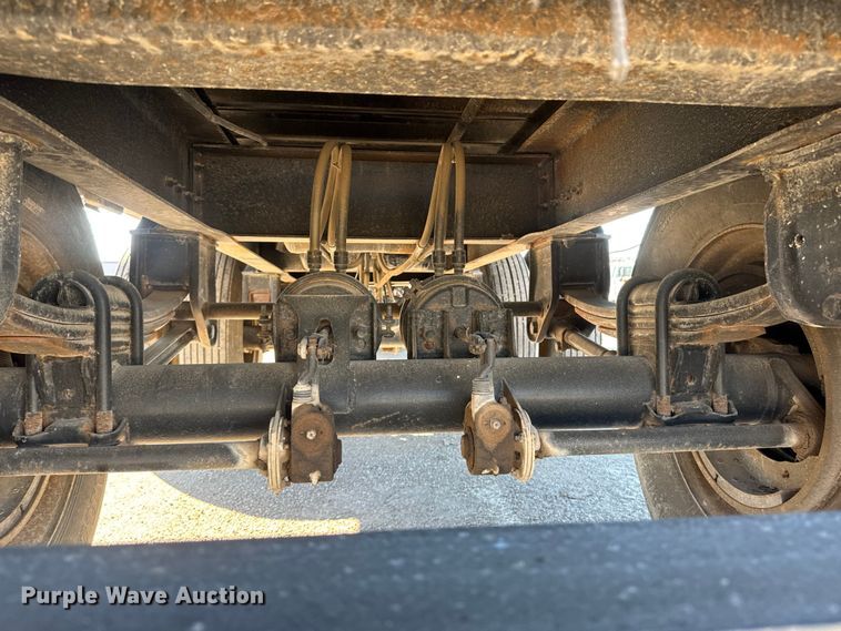 image for item EM8442 2007 Sterling L9500 Series flatbed truck