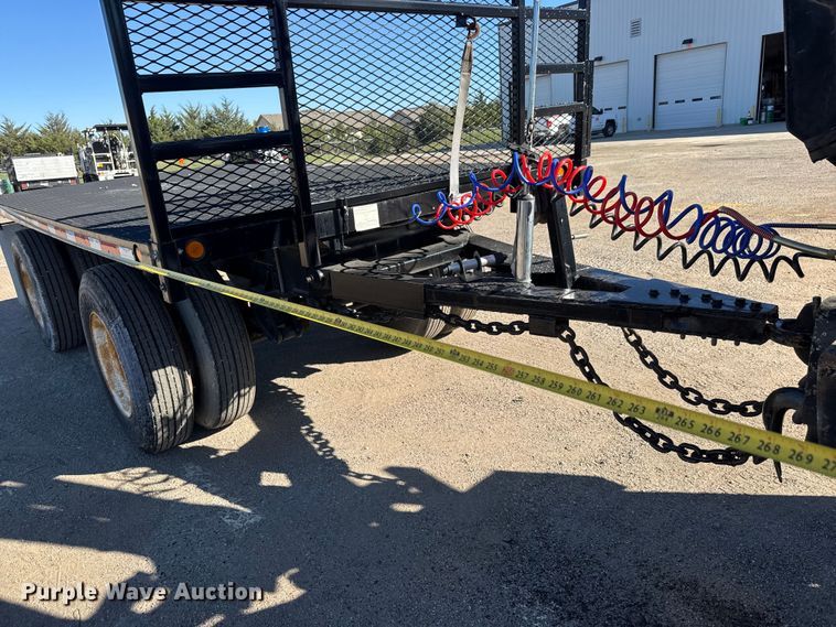 image for item EM8442 2007 Sterling L9500 Series flatbed truck