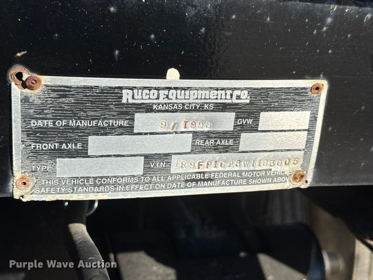 image for item EM8442 2007 Sterling L9500 Series flatbed truck