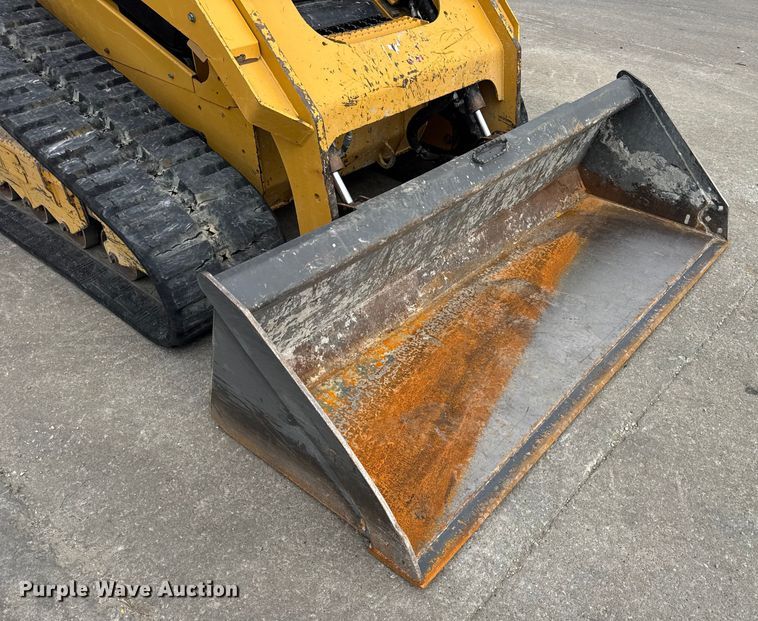 image for item EN0550 2021 Caterpillar 299D3 tracked skid steer loader