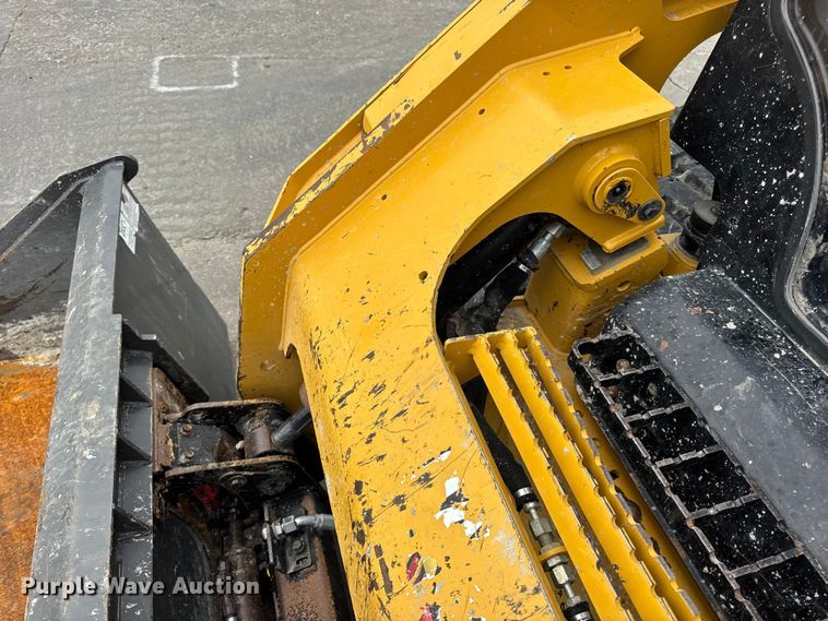 image for item EN0550 2021 Caterpillar 299D3 tracked skid steer loader