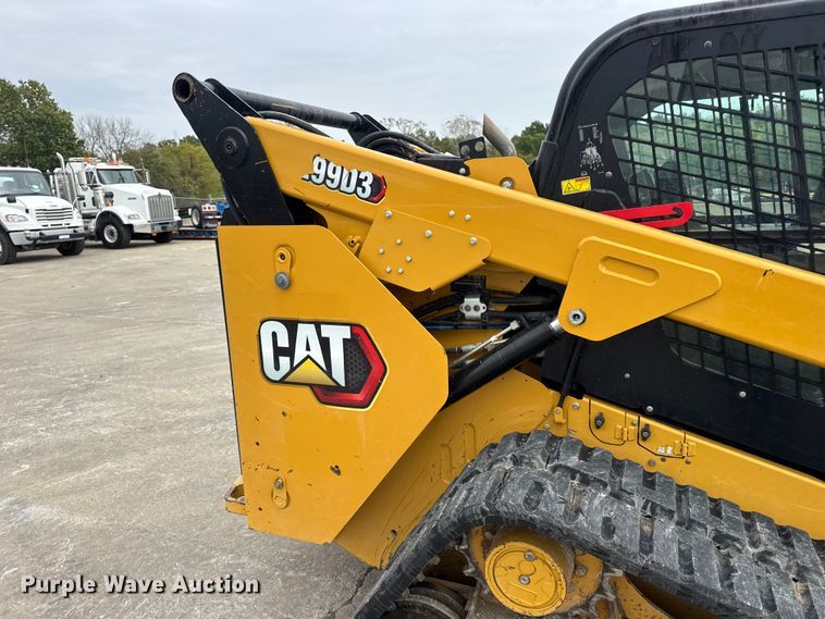 image for item EN0550 2021 Caterpillar 299D3 tracked skid steer loader